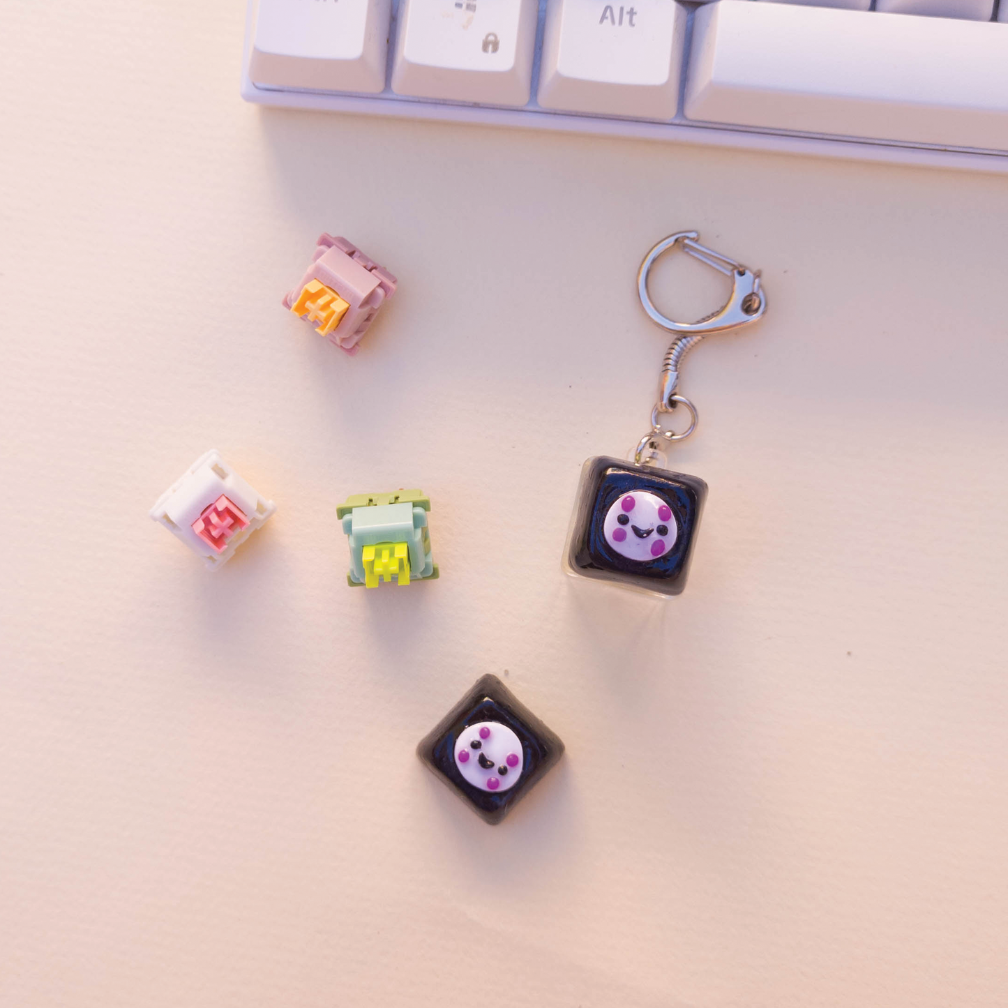 Happy No Face Artisan Keycap